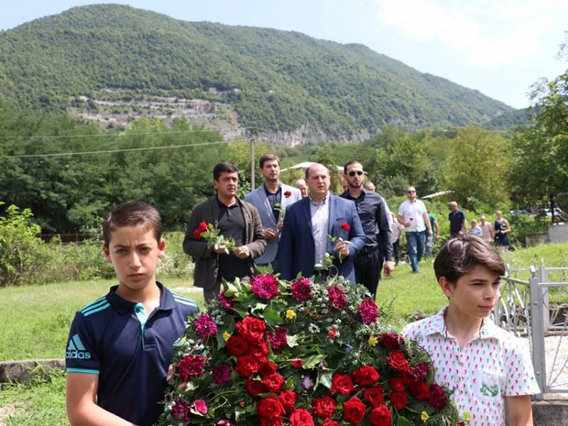 რაჭა-ლეჩხუმ-ქვემო სვანეთის გუბერნატორმა და ცაგერის მერმა 2008 წლის აგვისტოს ომში დაღუპული...